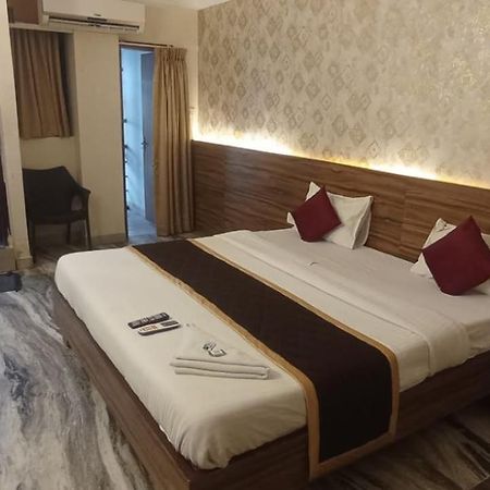 Hotel Raj Meridian, Tambaram Chennai Esterno foto