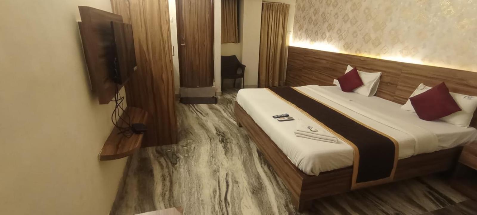Hotel Raj Meridian, Tambaram Chennai Esterno foto