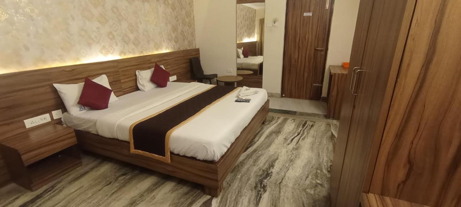 Hotel Raj Meridian, Tambaram Chennai Esterno foto